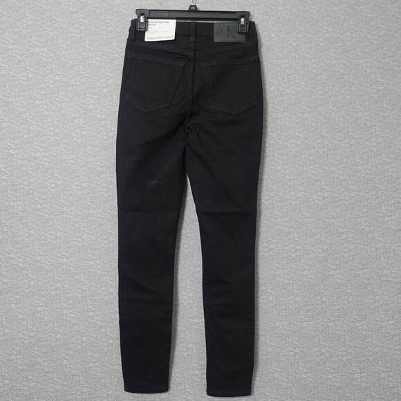 Calvin Klein Jeans Women's Original High Rise Skinny Black Denim- W25 Short - Picture 2 of 10